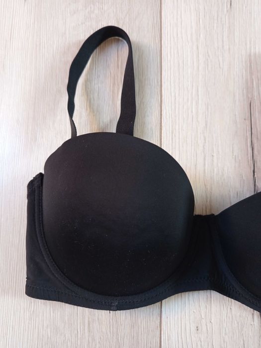 Czarny biustonosz balkonetka 75D