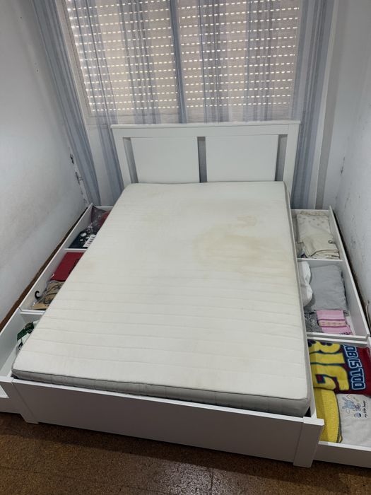 Cama IKEA Songesand 160x200 com arrumação (4 gavetões) em 2ª mão