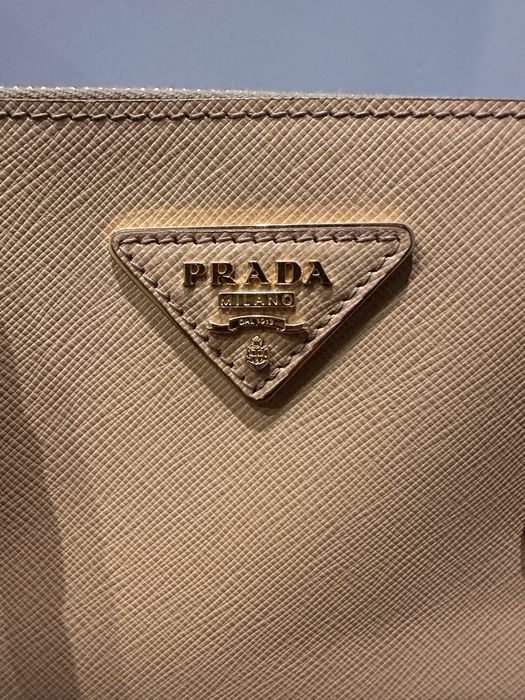 Оригінальна сумка Prada