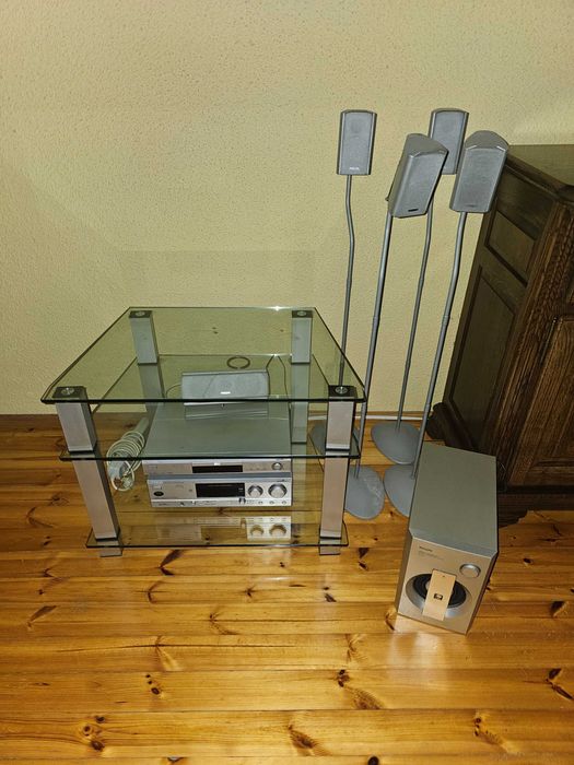 Zestaw kina domowego Philips + stolik