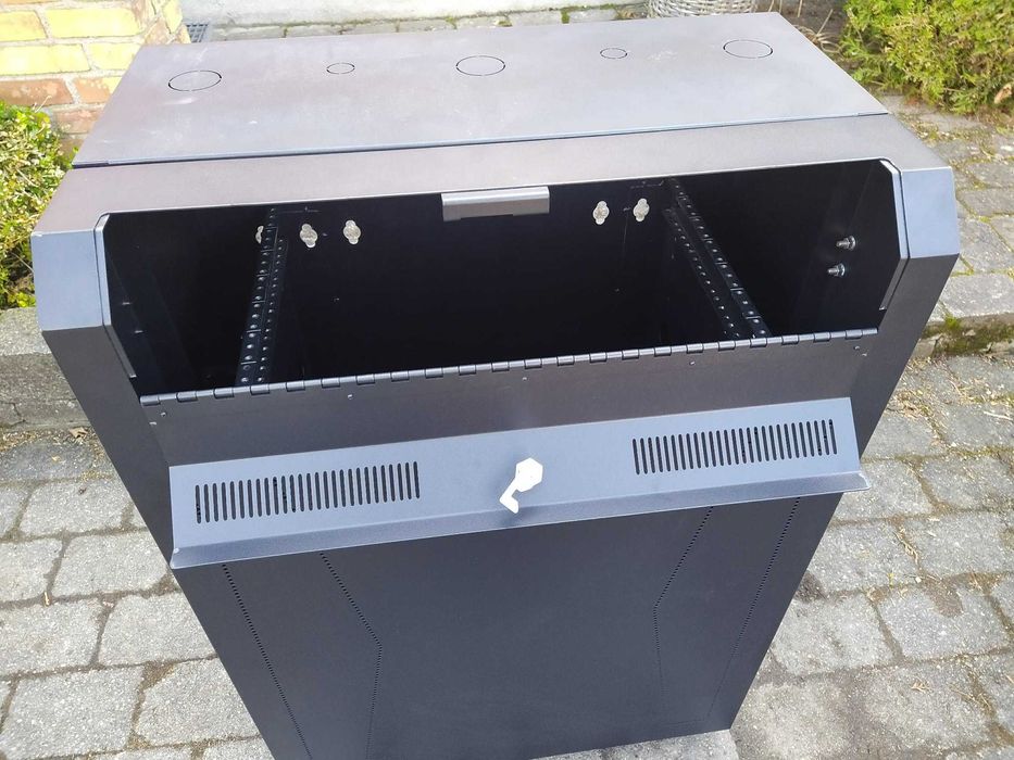Startech Com Startech Rk830Walvs Stojak 8U Szafa Wisząca Serwerowa