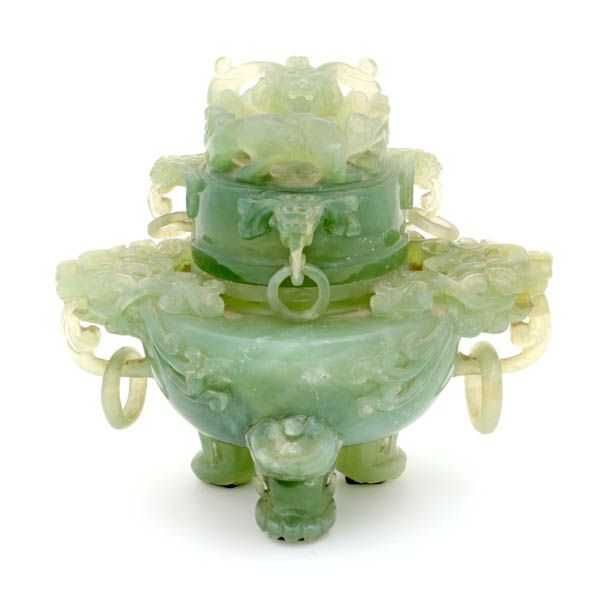 Incensário em jade esculpido