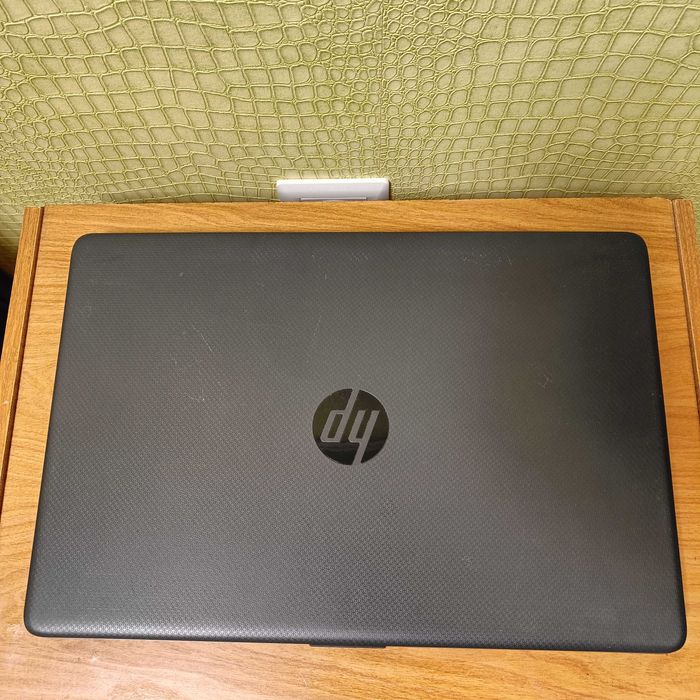 HP 15-dw1085ur (2C6R3EA) 15,6" дисплей Intel Core i5-10210U / 16 ГБ ОП / 256 ГБ SSD