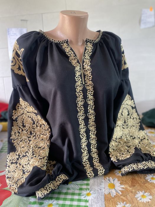 Вишиванка чоловіча, вишите плаття, вишиванка жіноча