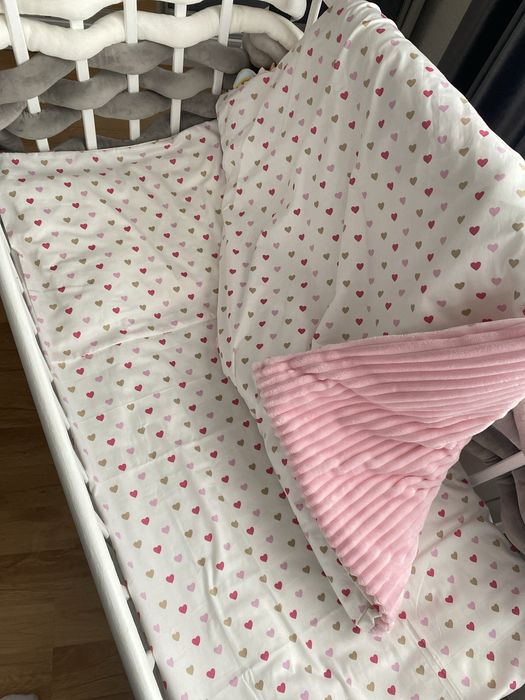 Дитяча постіль у сердечка