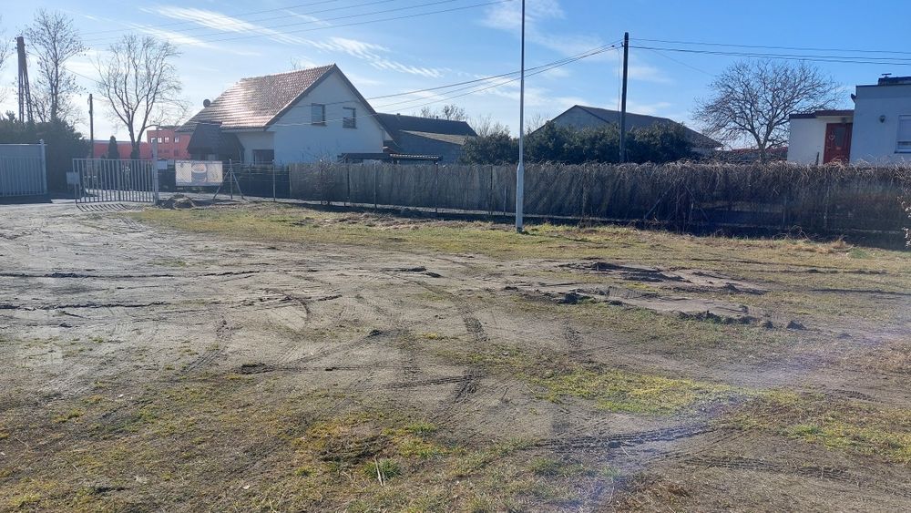 Wynajmę plac z wiatą