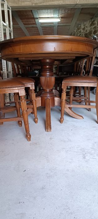 Mesa com cadeiras madeira maciça