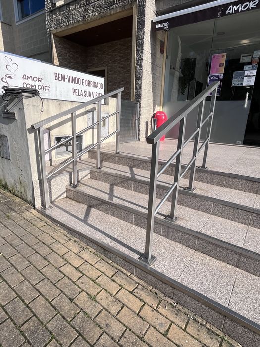 Serviços variados de serralharia- Ferro e inox