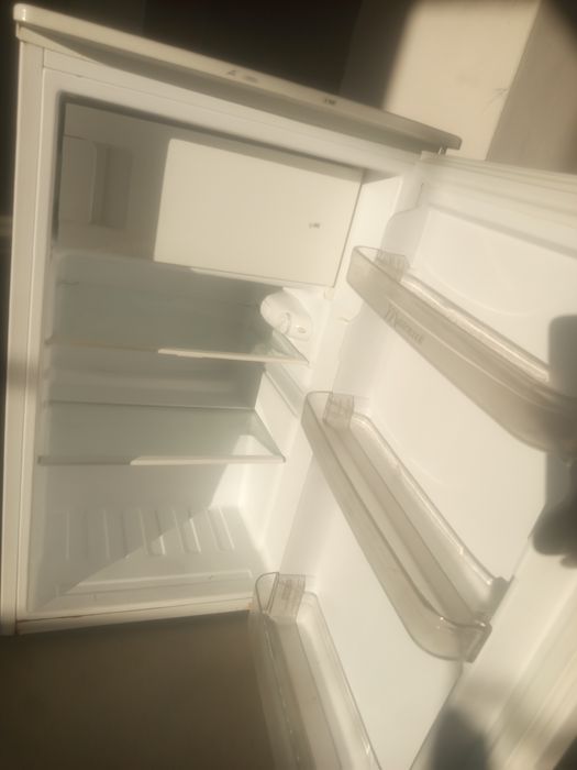 Na sprzedaż mała lodówka sprawna