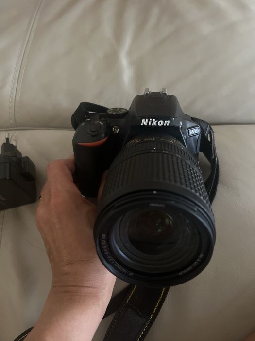 Maquina Nikon D5500 + lente