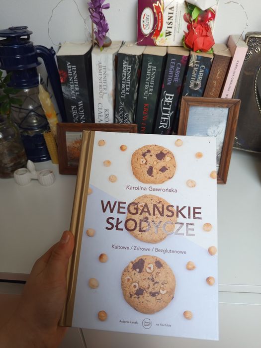 Książka pt:Wegańskie słodycze od Karoliny Gawrońskiej