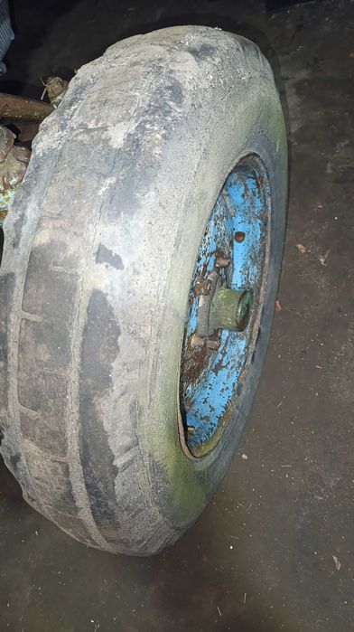 Мтз 80 на запчастини або під відновлення на 95% комплектний