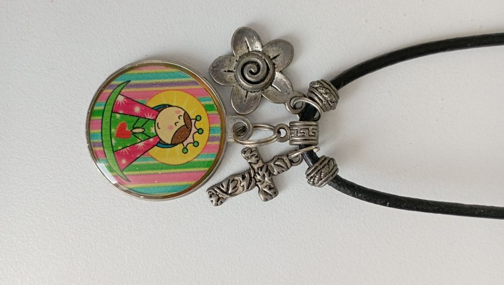 Fio para ciança  com medalha esmaltada