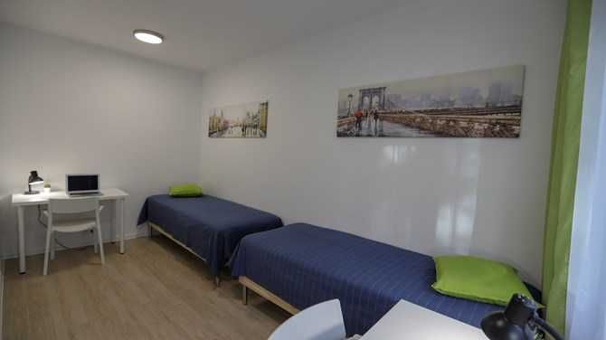 Duży pokój z balkonem, 15 m² – 1 Sierpnia 26, BEZ PROWIZJI, PROMOCJA