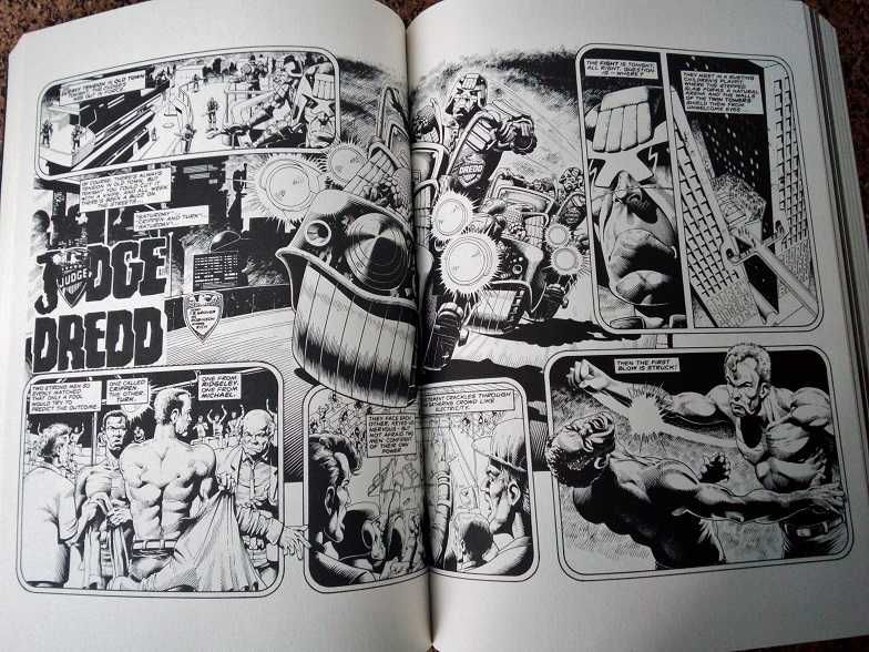 BD - Judge Dredd: The Complete Case Files 10