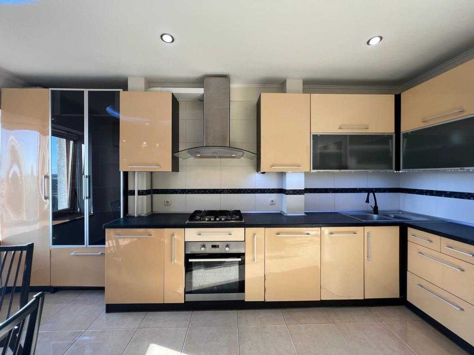 3к квартира по вул. Шухевичів Єоселя, Постанови