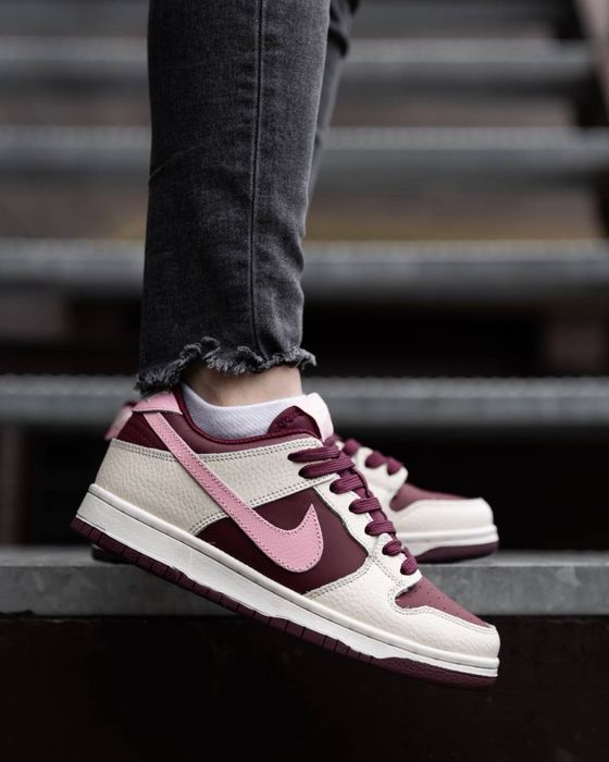 Nike SB Dunk Low Cherry Beige