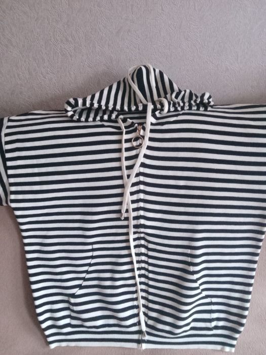 Продам женскую кофту