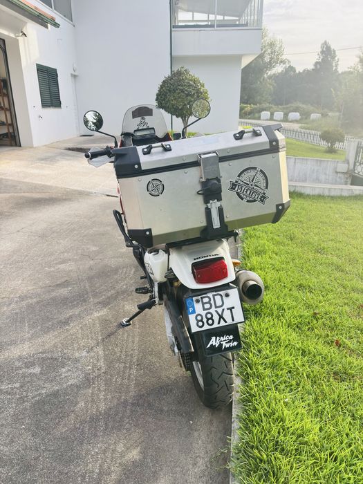 Honda Africa Twin XRV 750 + Mala Givi