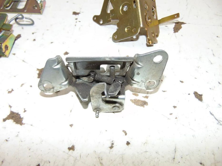 Fiat Antigos/Fiat Uno fecho capot " usado em bom estado