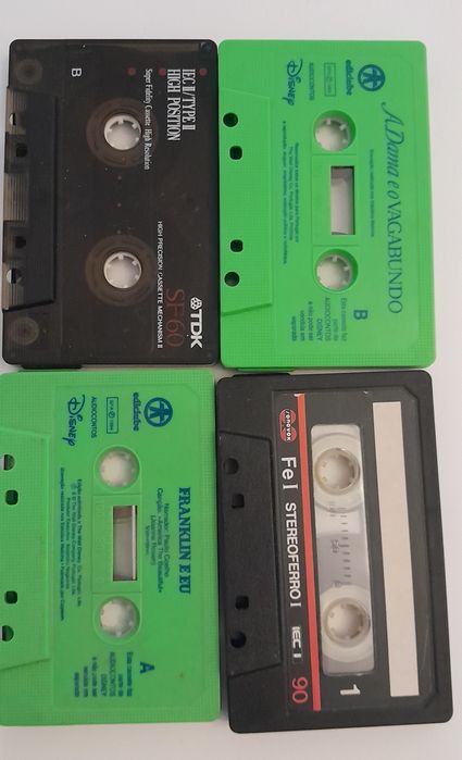 Várias cassetes antigas