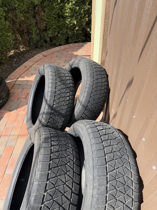 Продам шини  BRIDGESTONE BLIZZAK 255/50 R20