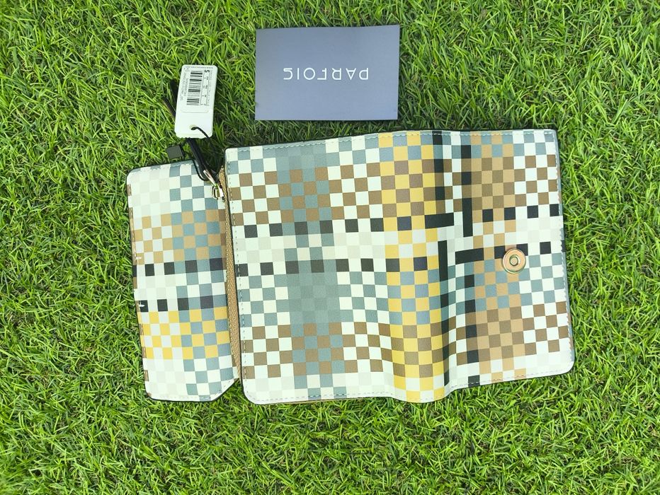 Porta-moedas Parfois com estampado de quadrados