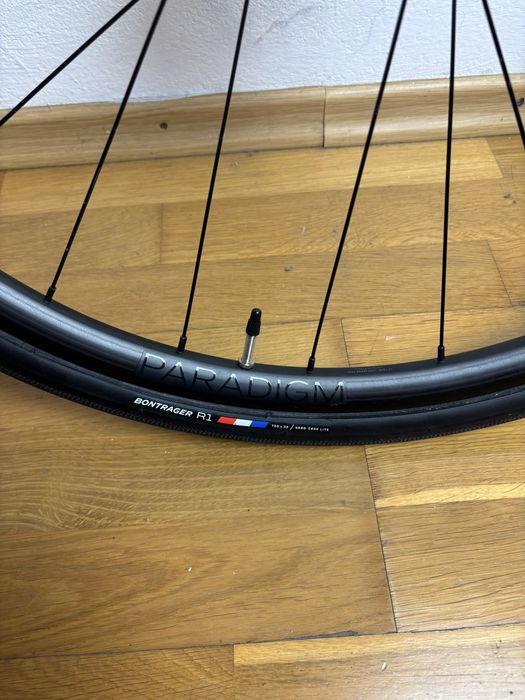 Koła Bontrager Paradigm SL 6-Bolt Disc Trek Tubeless Ready + Tarcze