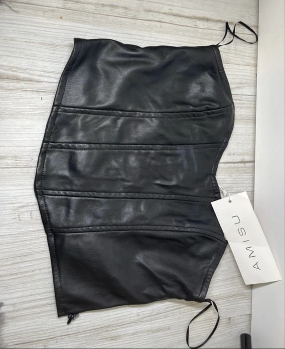 Czarny cropp top