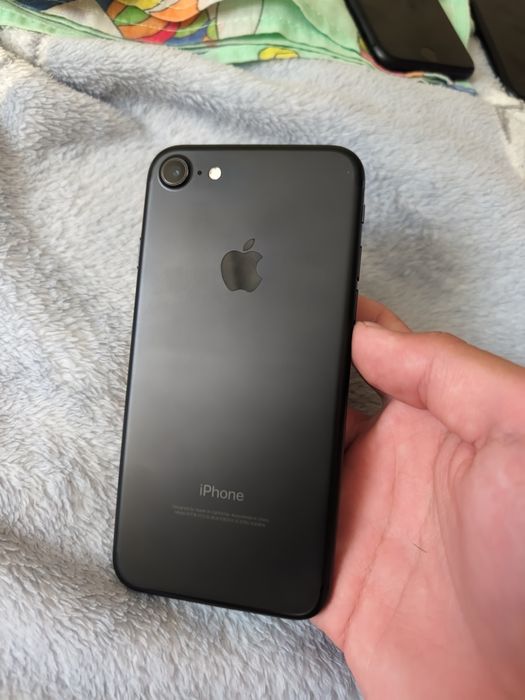 Продам iPhone 7 32gb newerlock