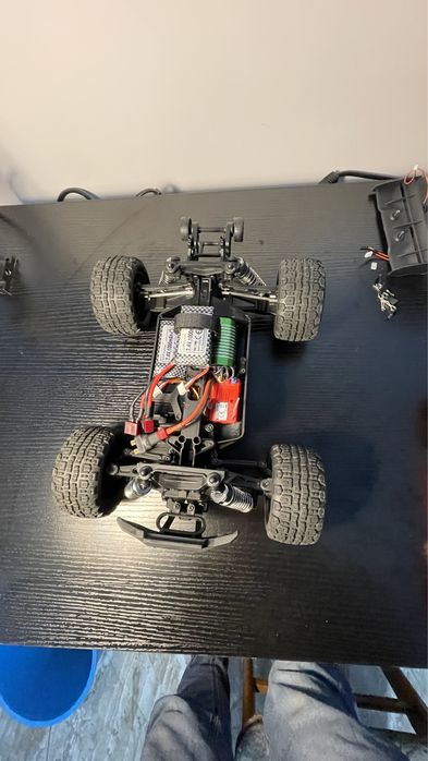 Model RC, naped traxxas