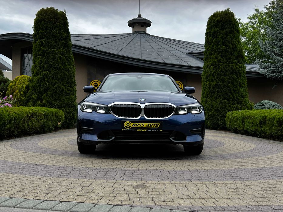 BMW 330 І 2019 року