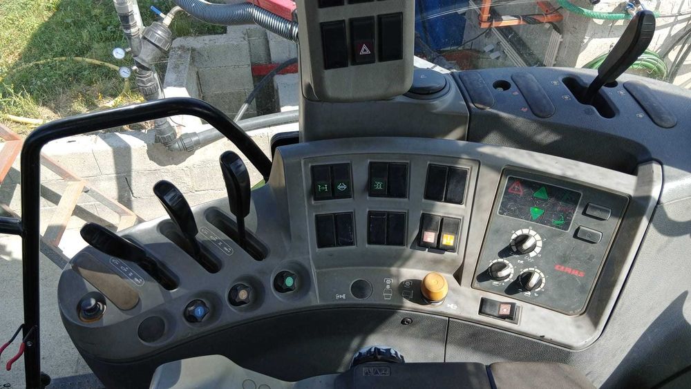 Trator Claas Arion 620  2012