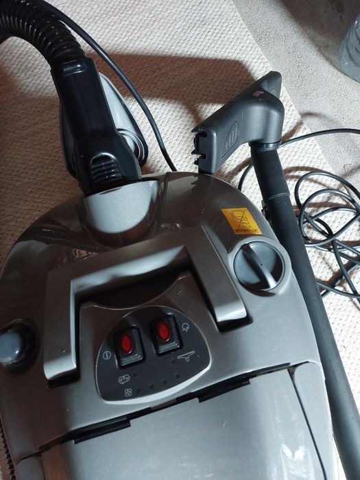Aspirador com vapor