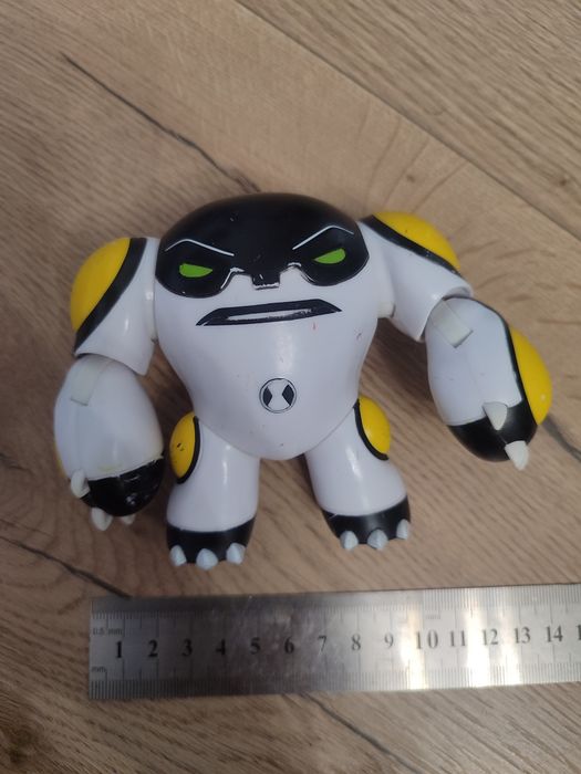 Figurka Ben 10 - 10 cm