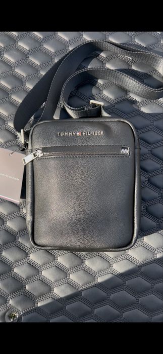 Чоловіча сумка Tommy Hilfiger чорна через плече | стильна месенджер | нова