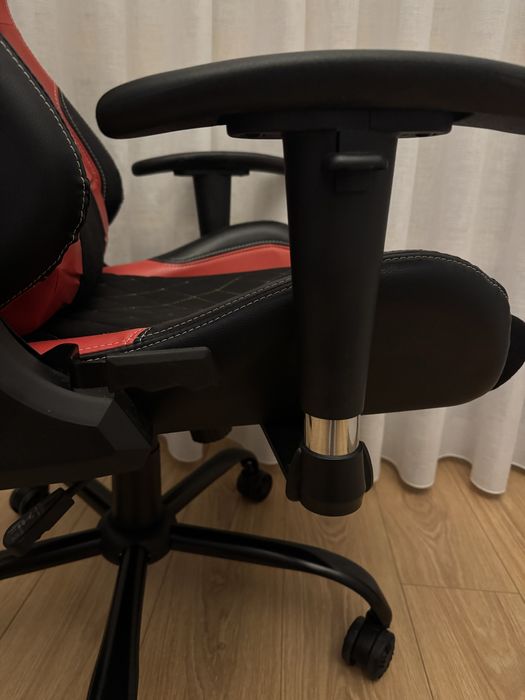 Cadeira Gaming Trust GXT 707R