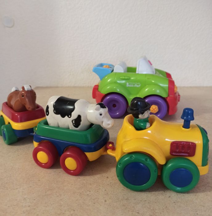 Дитячі іграшки в гарному стані