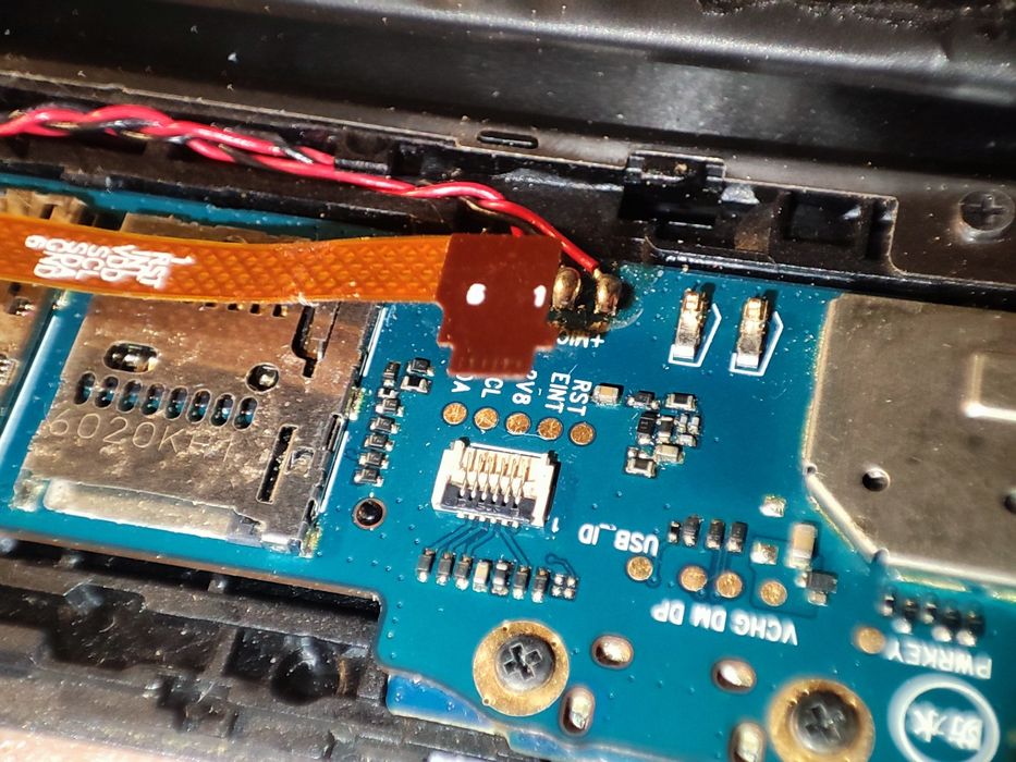 Планшет Lenovo TB3-L70L (рабочий, под восстановление)