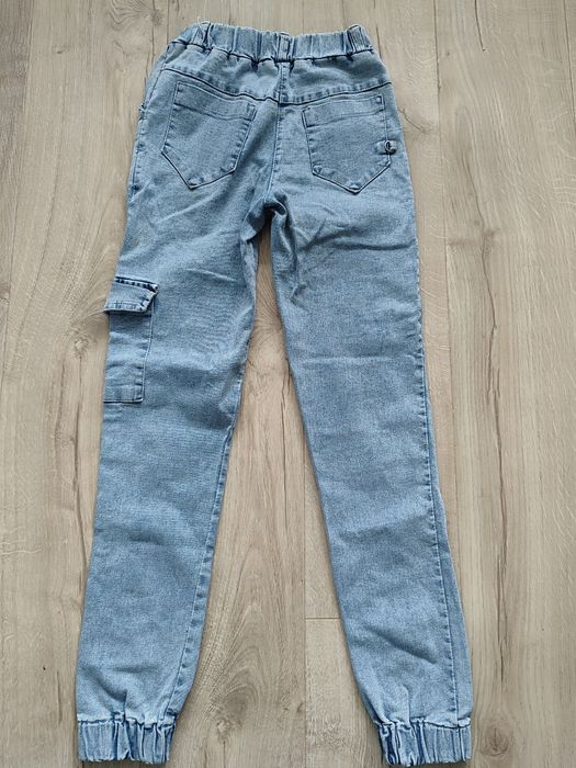 Spodnie jeansy 152