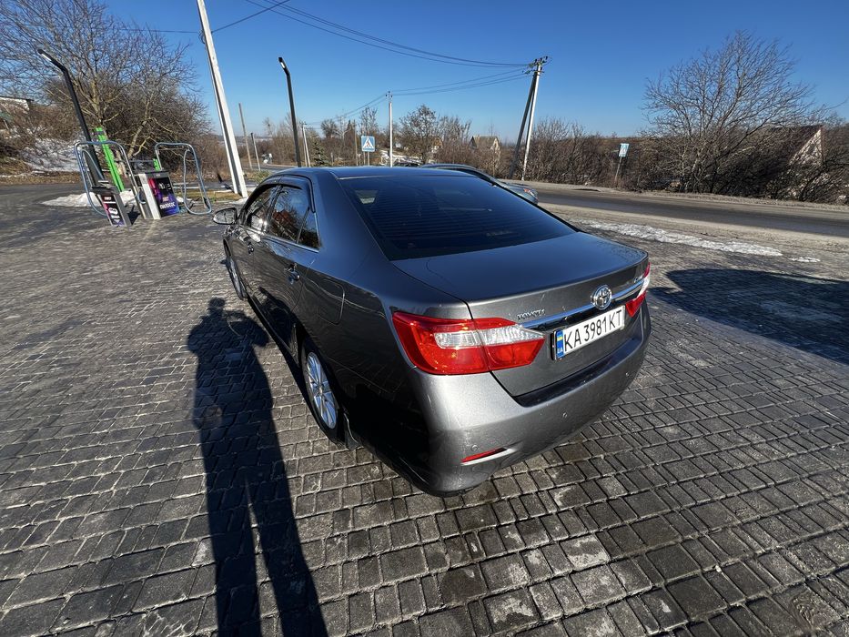 Офіційна Toyota Camry 2.5 бензин