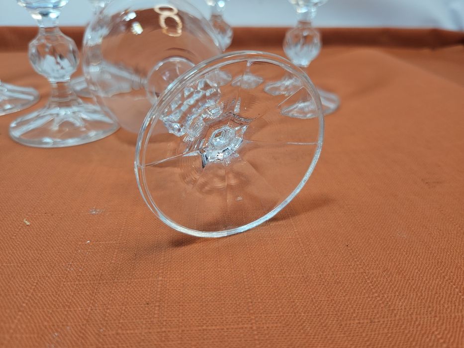 Pięć kryształowych kieliszków do wina Bohemia