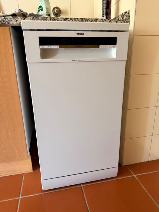 Máquina de Lavar Loiça Teka ExpertCare Slim 45 cm – Excelente Estado