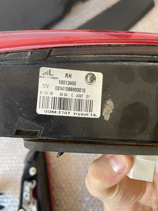 Alfa romeo giulietta - Обшивка крышки багажника стопи