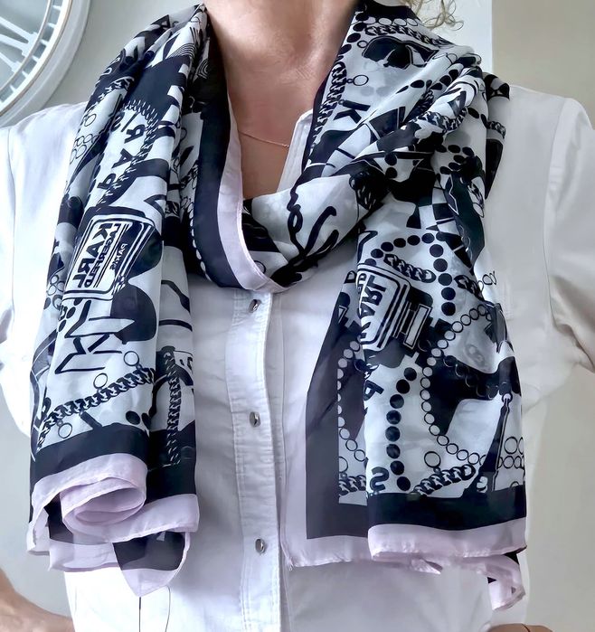 Karl Lagerfeld pareo- chusta