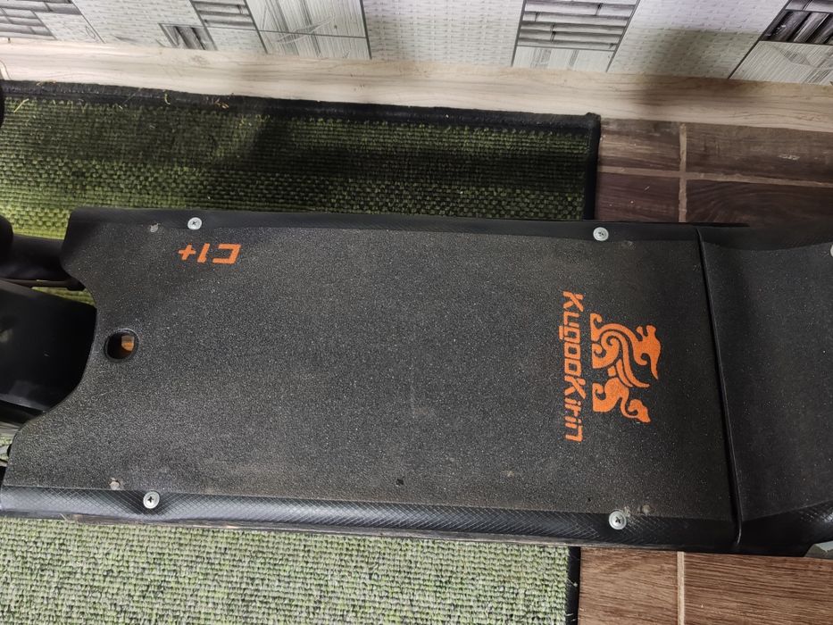 Продам електросамокат Kugoo