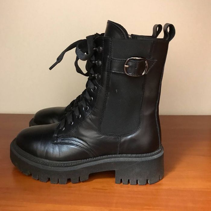 Женские черные ботинки высокие