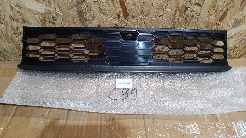 Передний бампер, решітка радіатора Mitsubishi Outlander 2022+