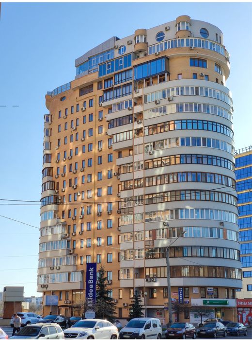 Сдам новострой 3 комнатную квартиру 150м2 ул. О.Яроша,22