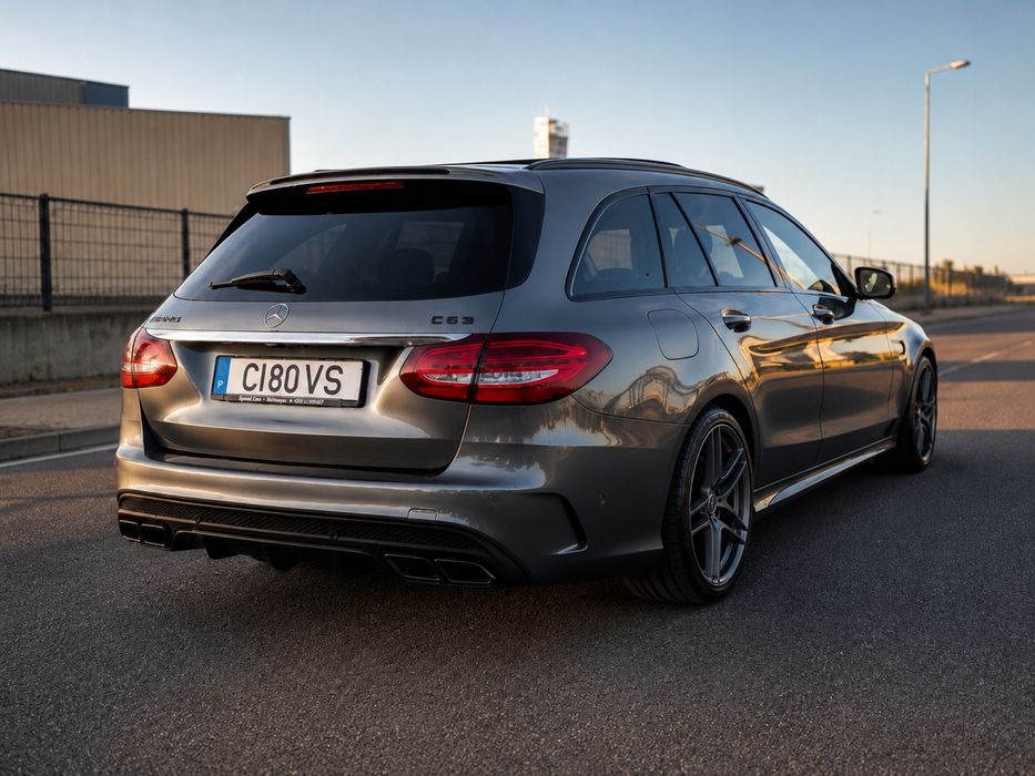 Mercedes benz c63 AMG